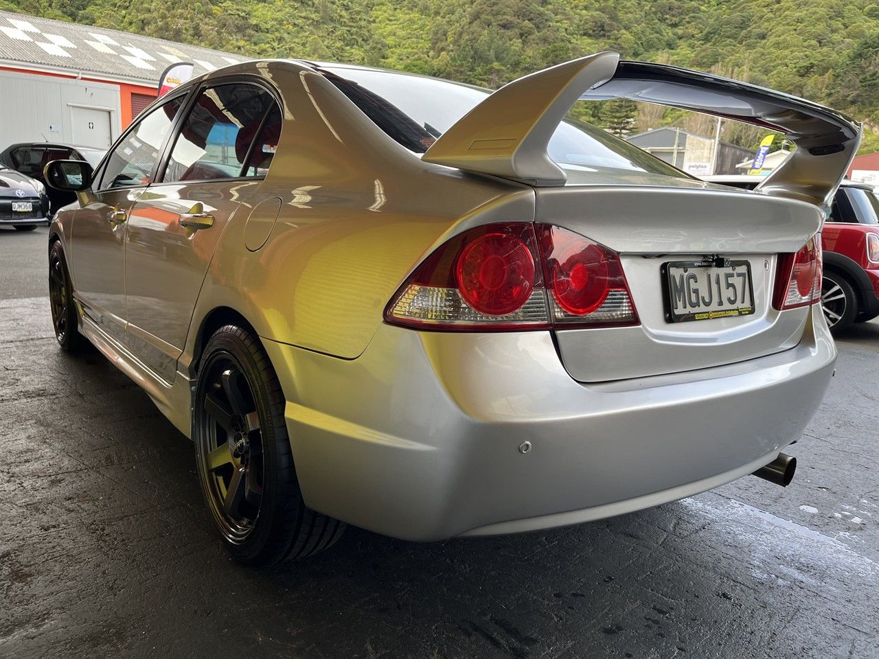 Vehicle image 4