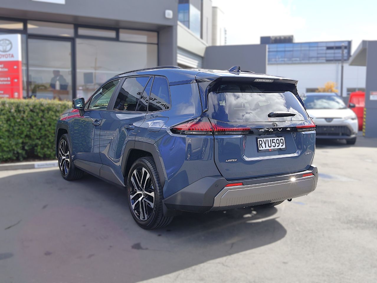 Vehicle image 5