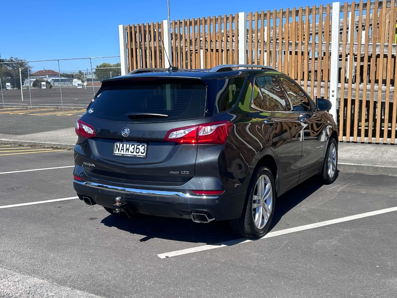 Vehicle image 5