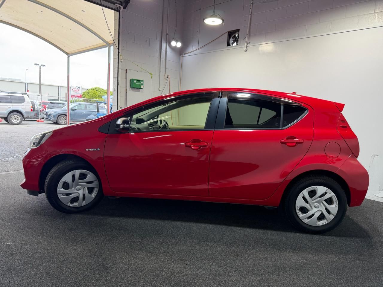 Vehicle image 3