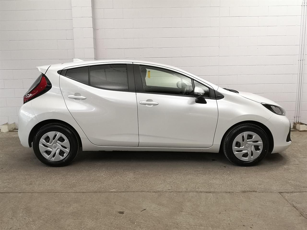 Vehicle image 3