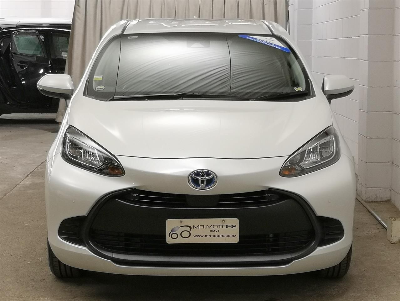 Vehicle image 4