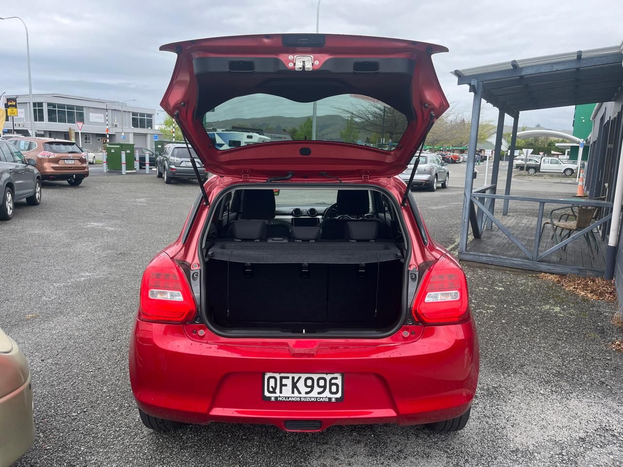 Vehicle image 4