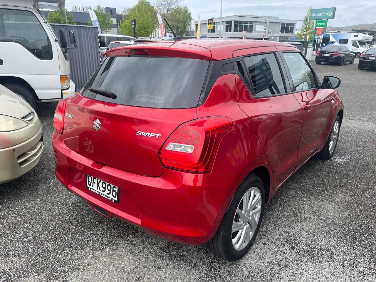 Vehicle image 5