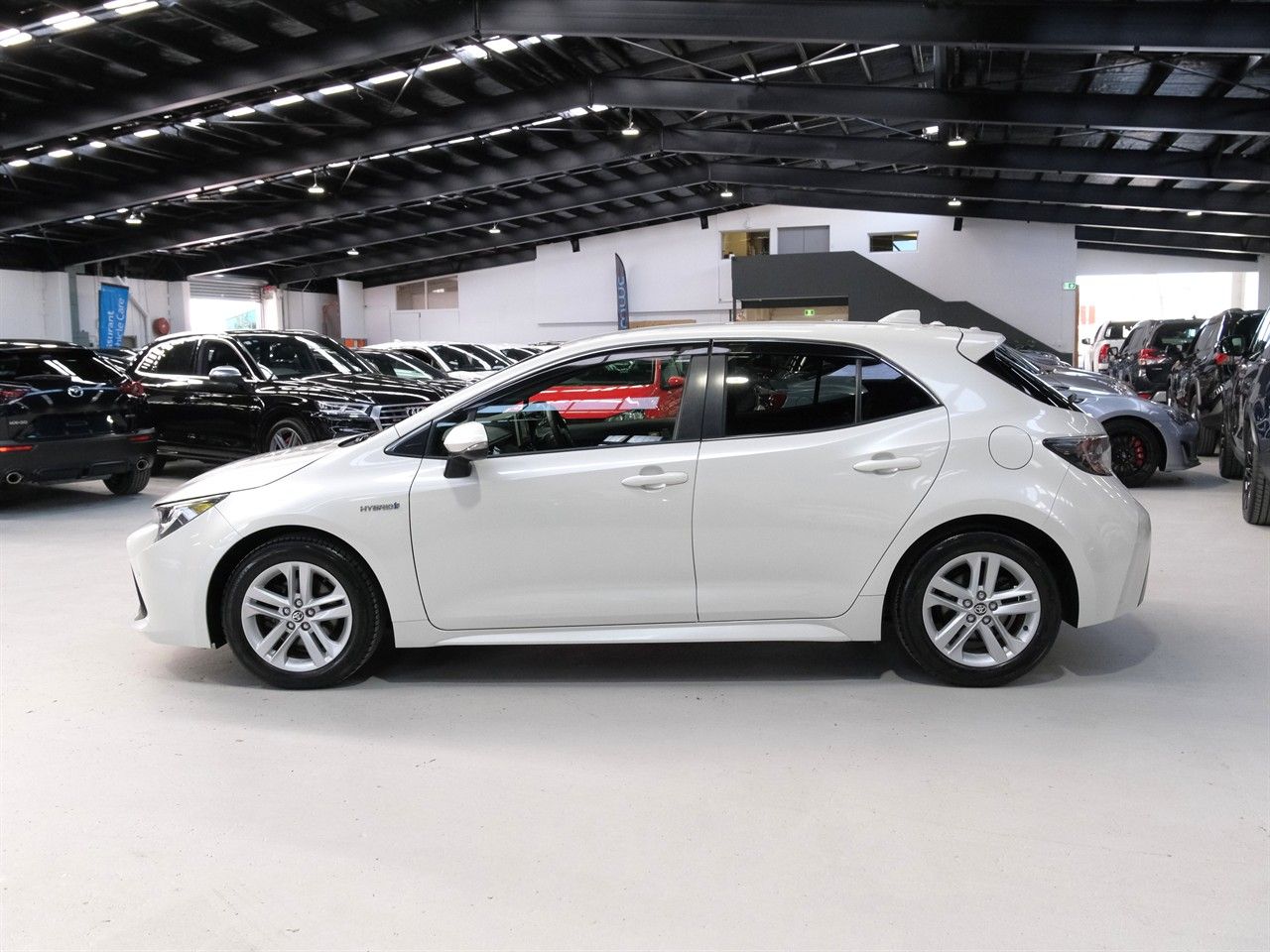 Vehicle image 5