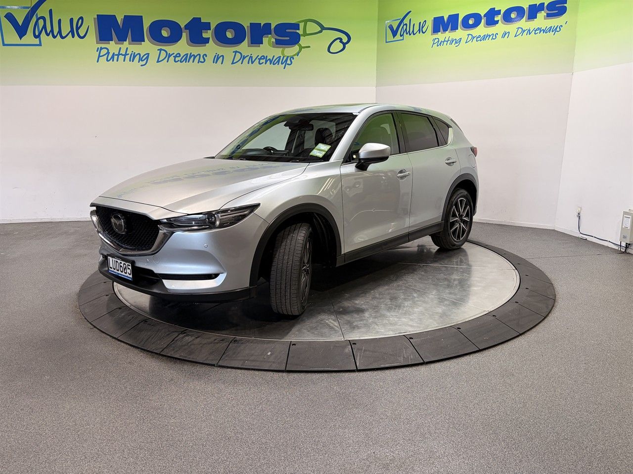 Vehicle image 3