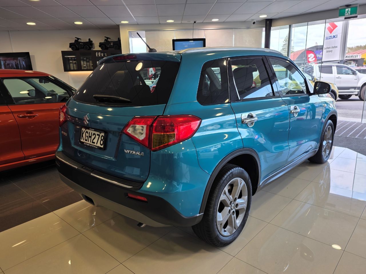 Vehicle image 4
