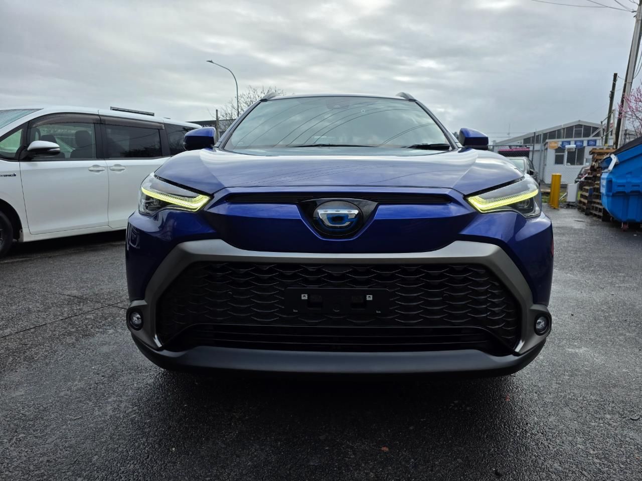 Vehicle image 3