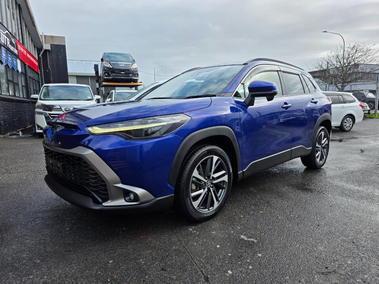 Vehicle image 4