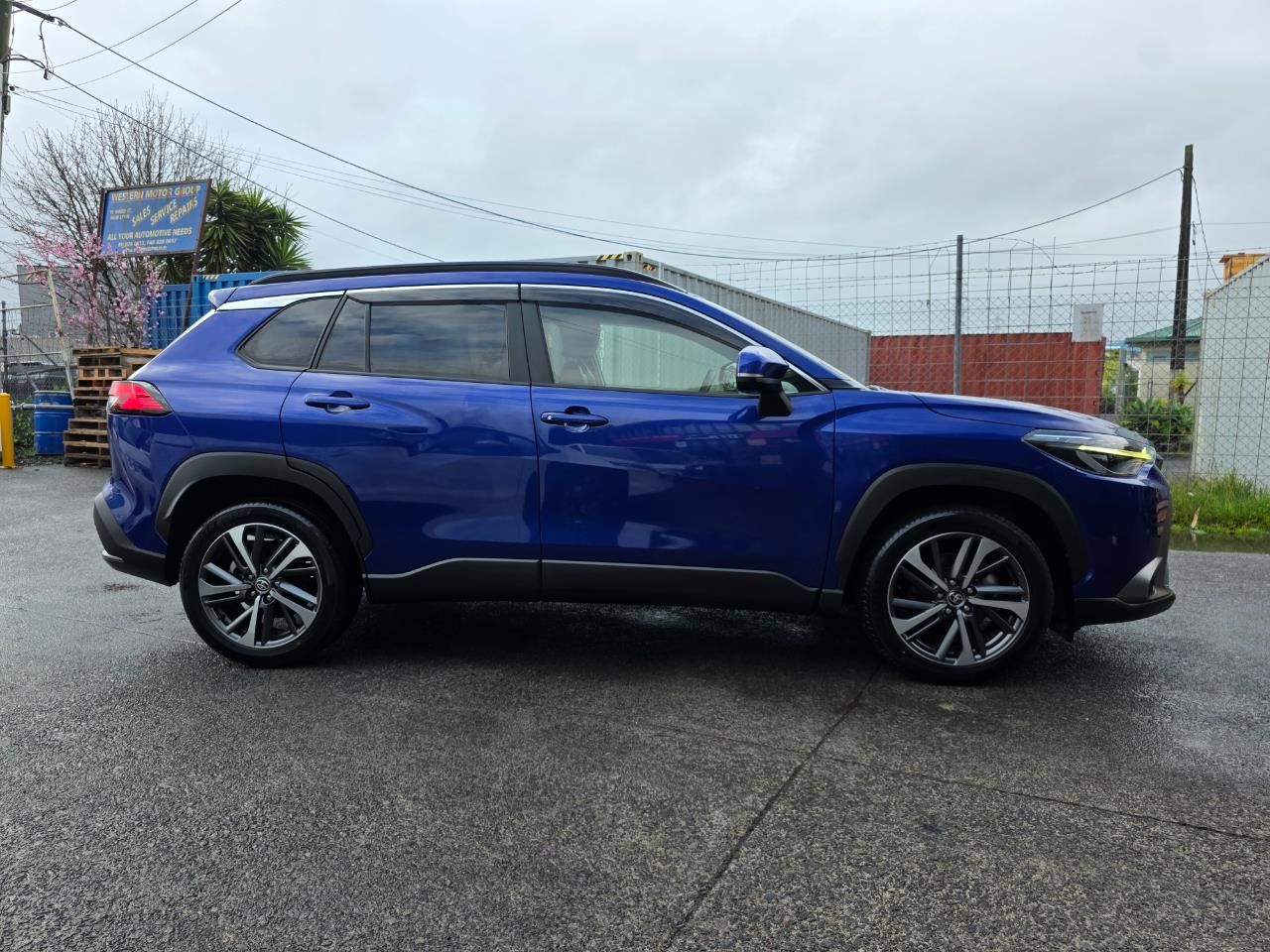 Vehicle image 5