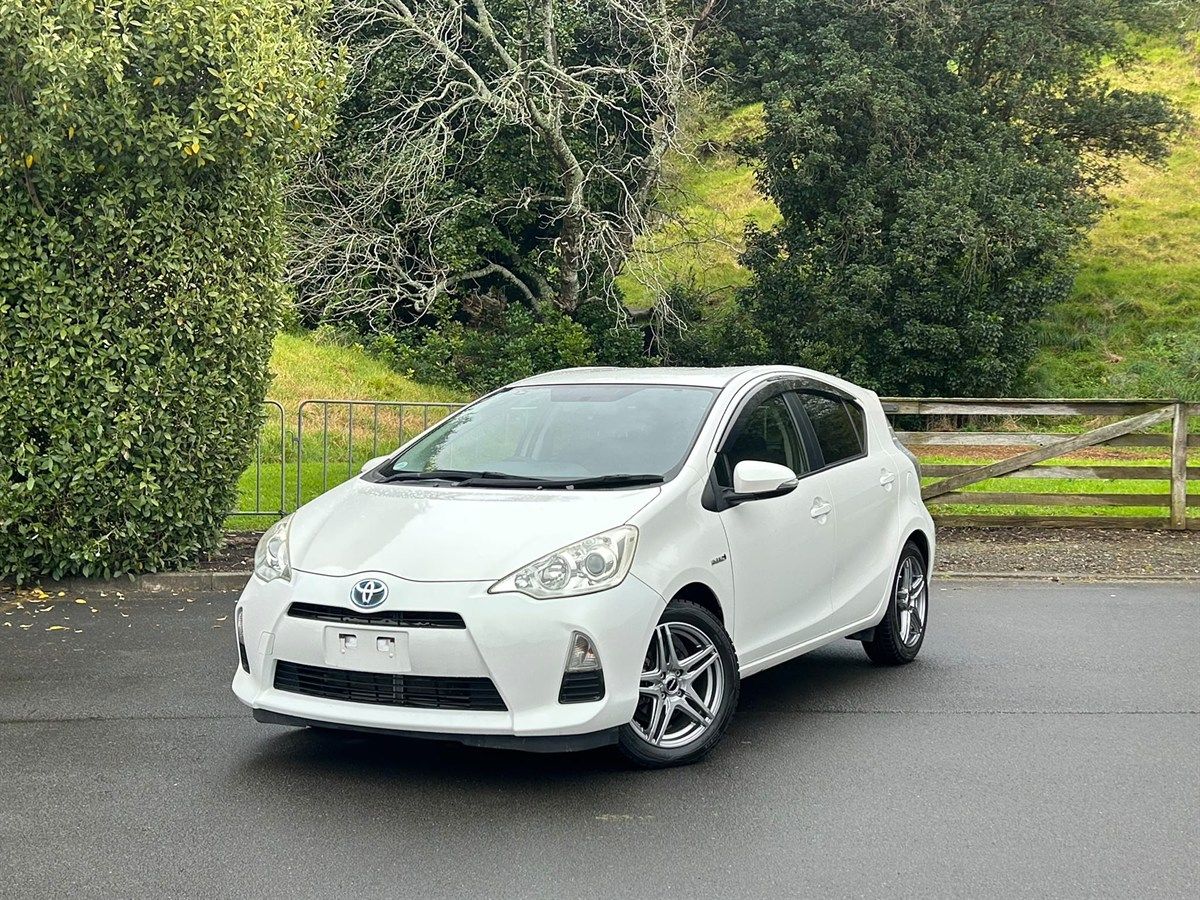 Vehicle image 3