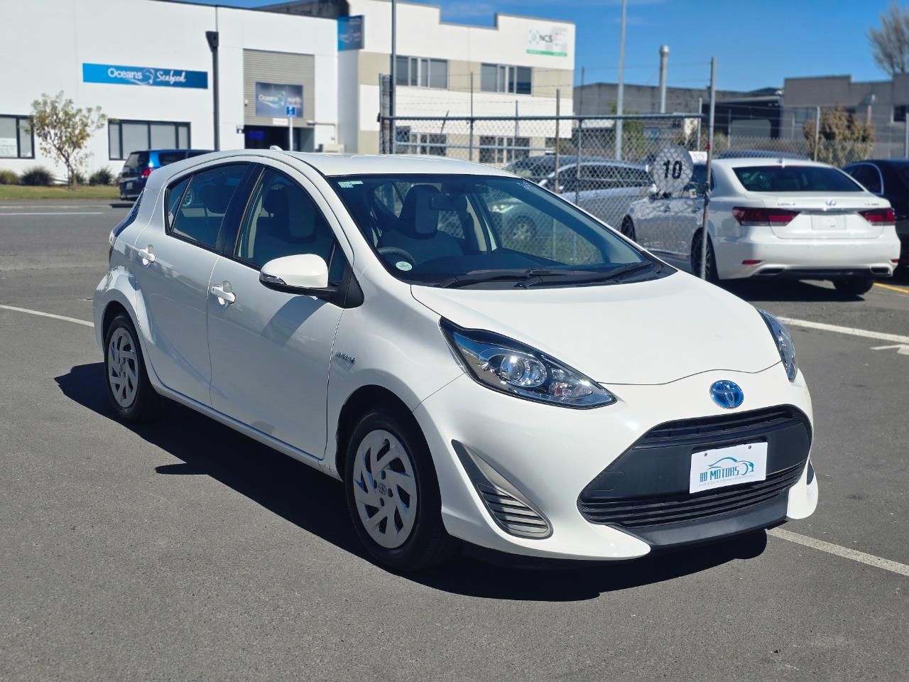 Vehicle image 3