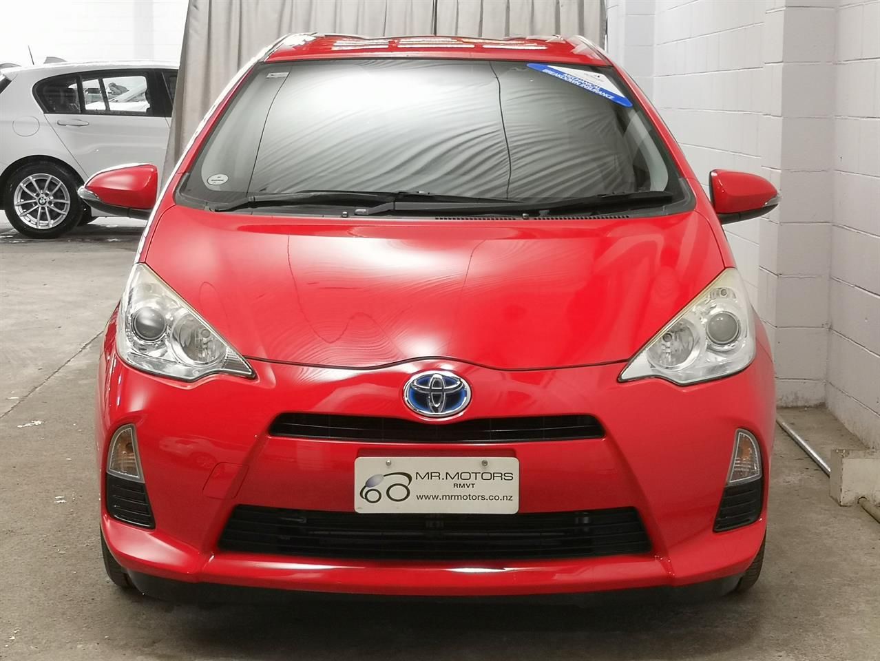 Vehicle image 4