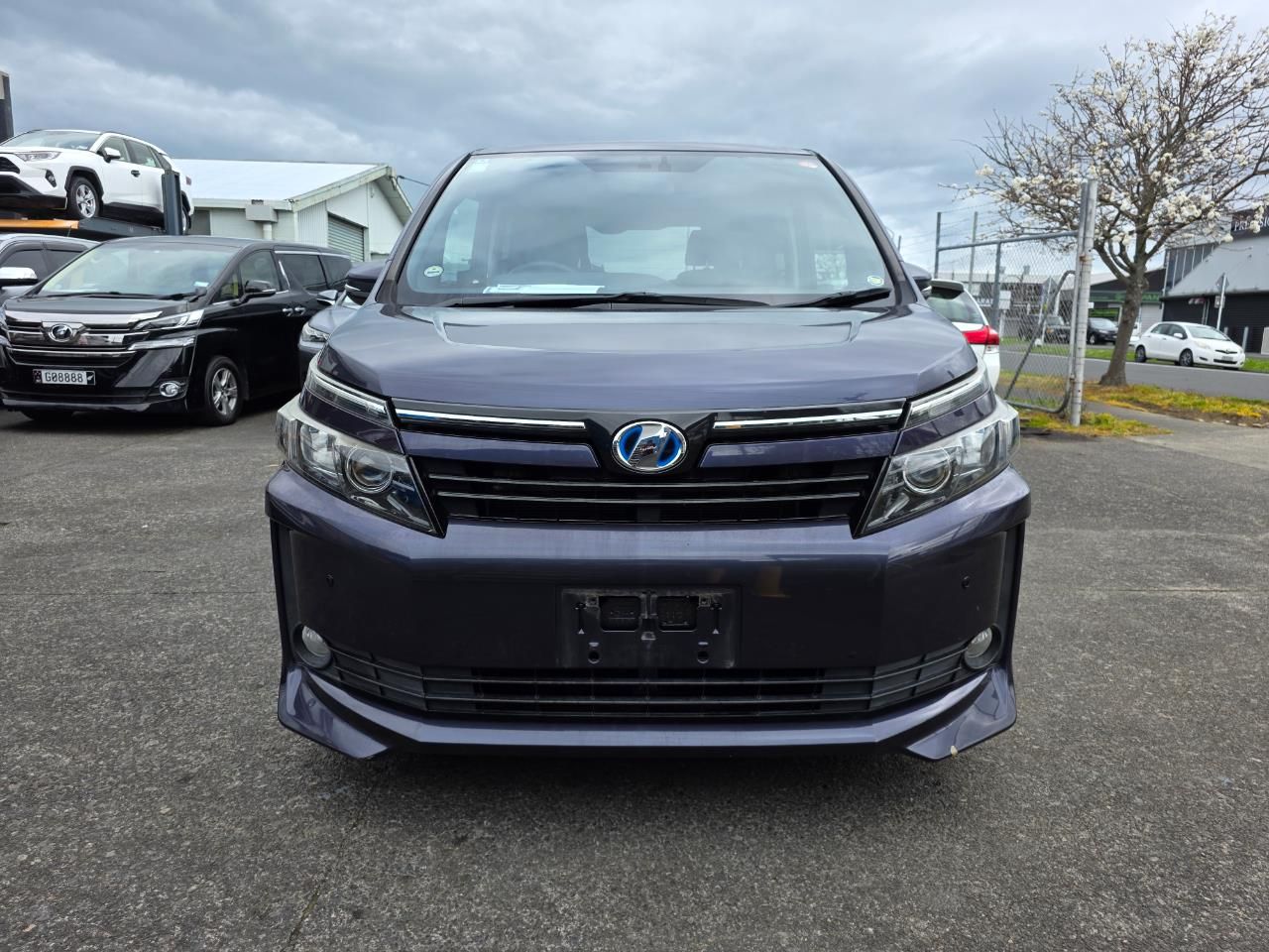 Vehicle image 3