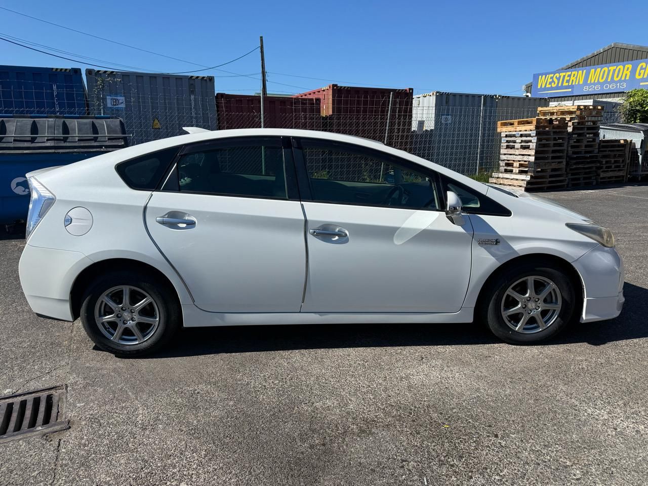 Vehicle image 3