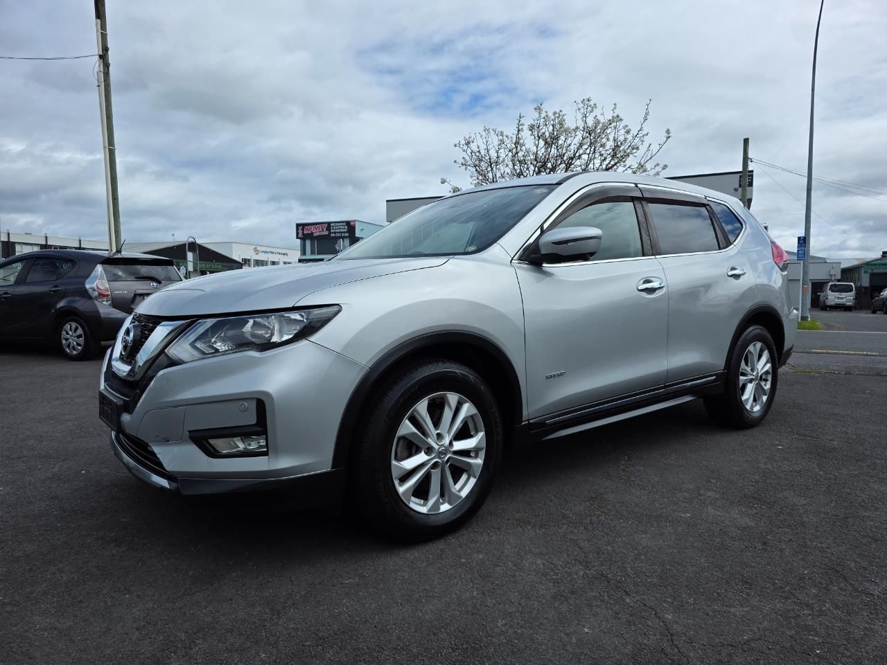 Vehicle image 4