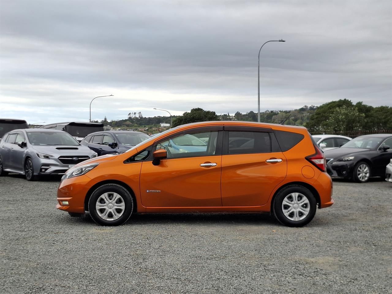 Vehicle image 4