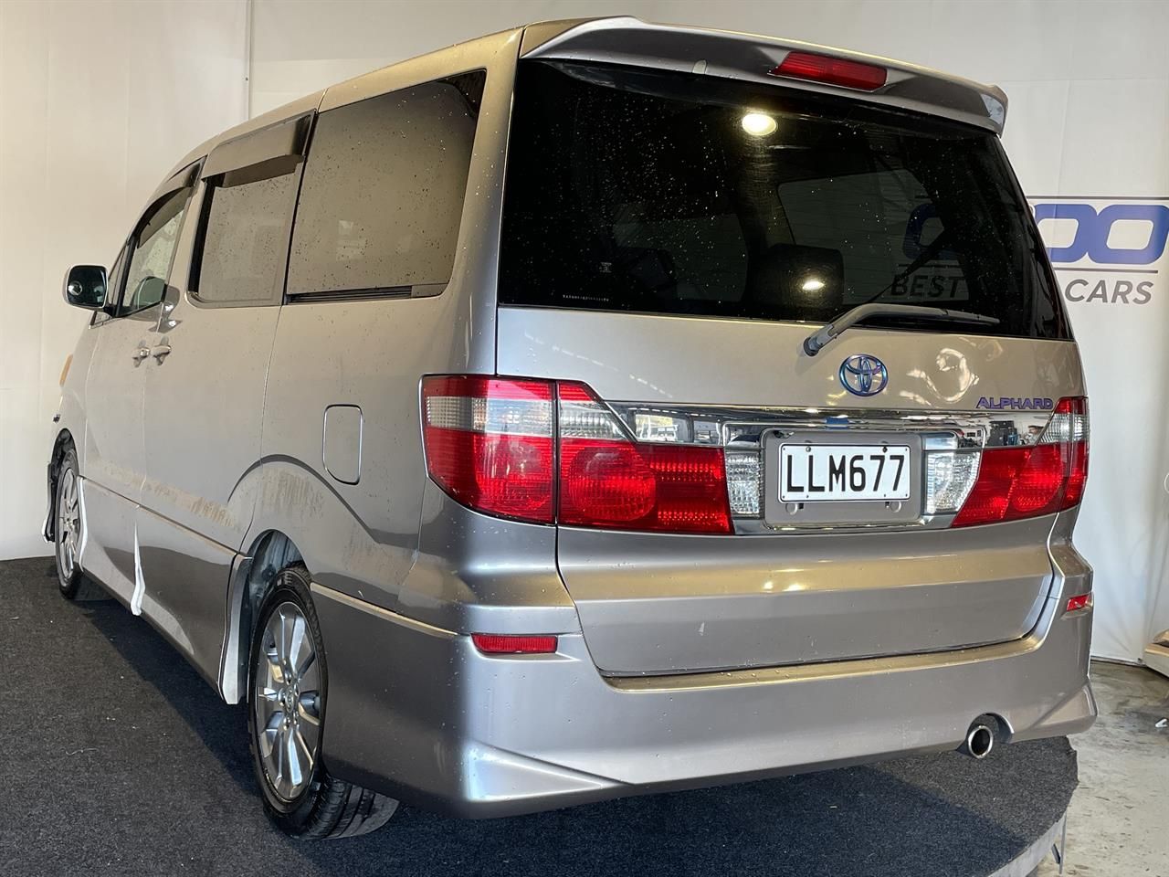 Vehicle image 4