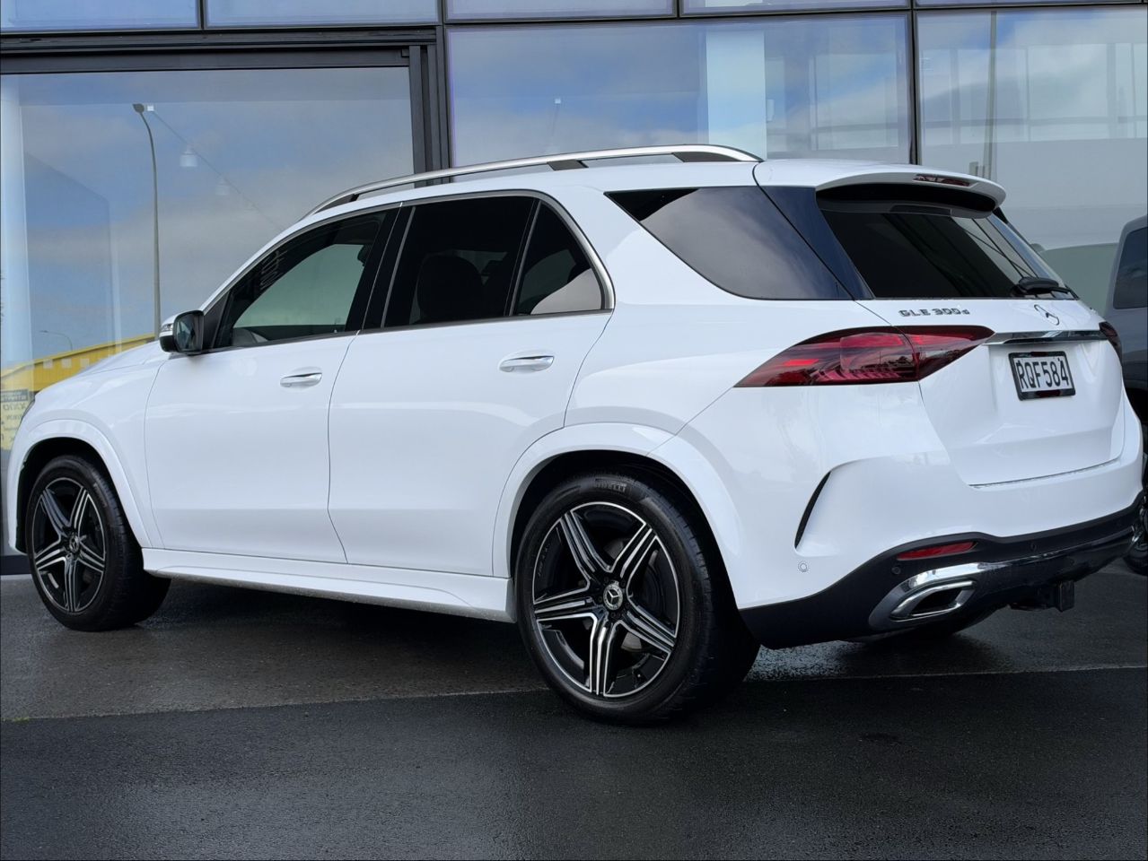 Vehicle image 5