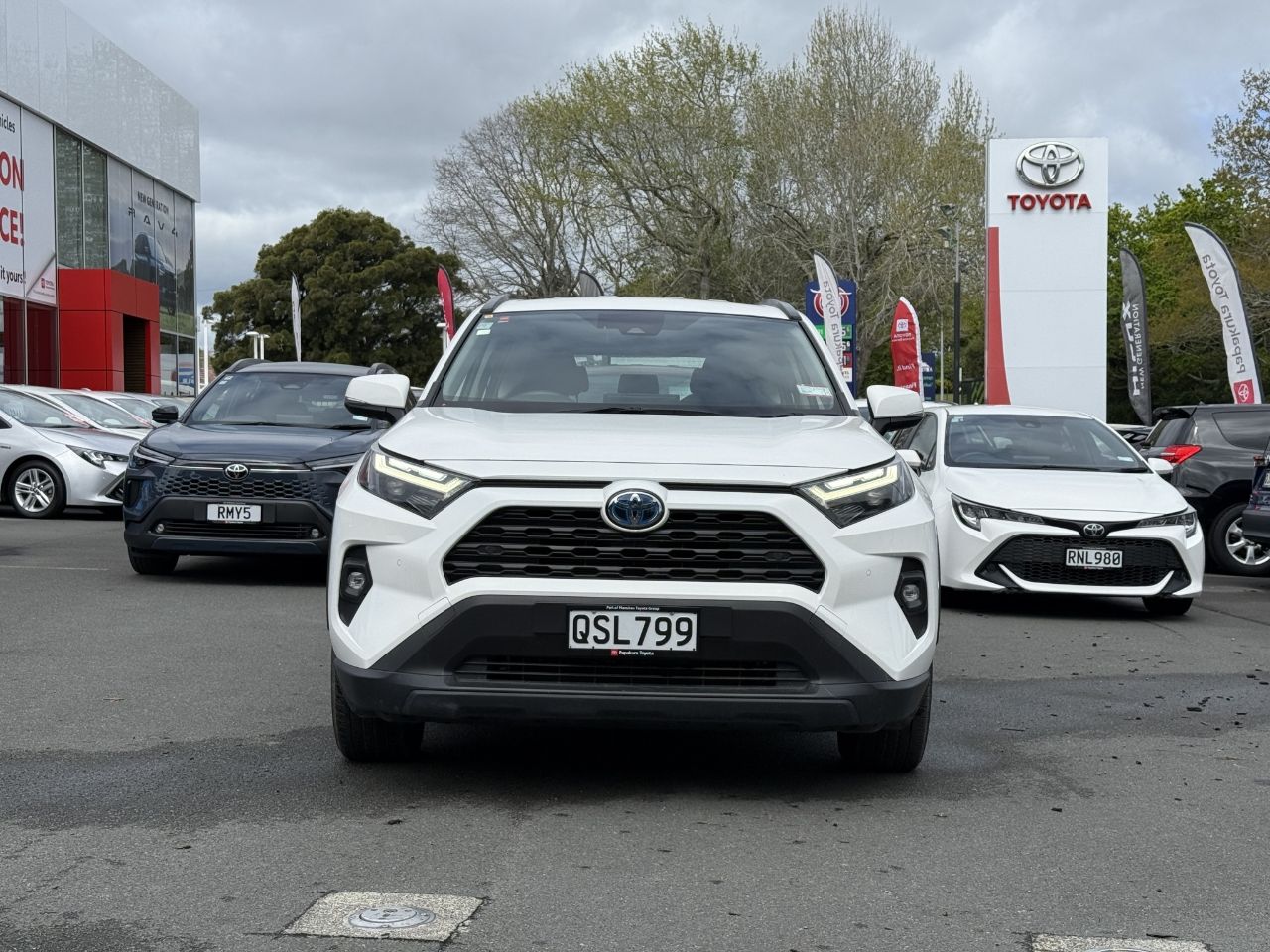 Vehicle image 3