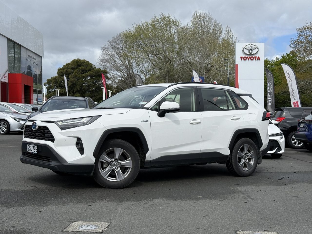 Vehicle image 5