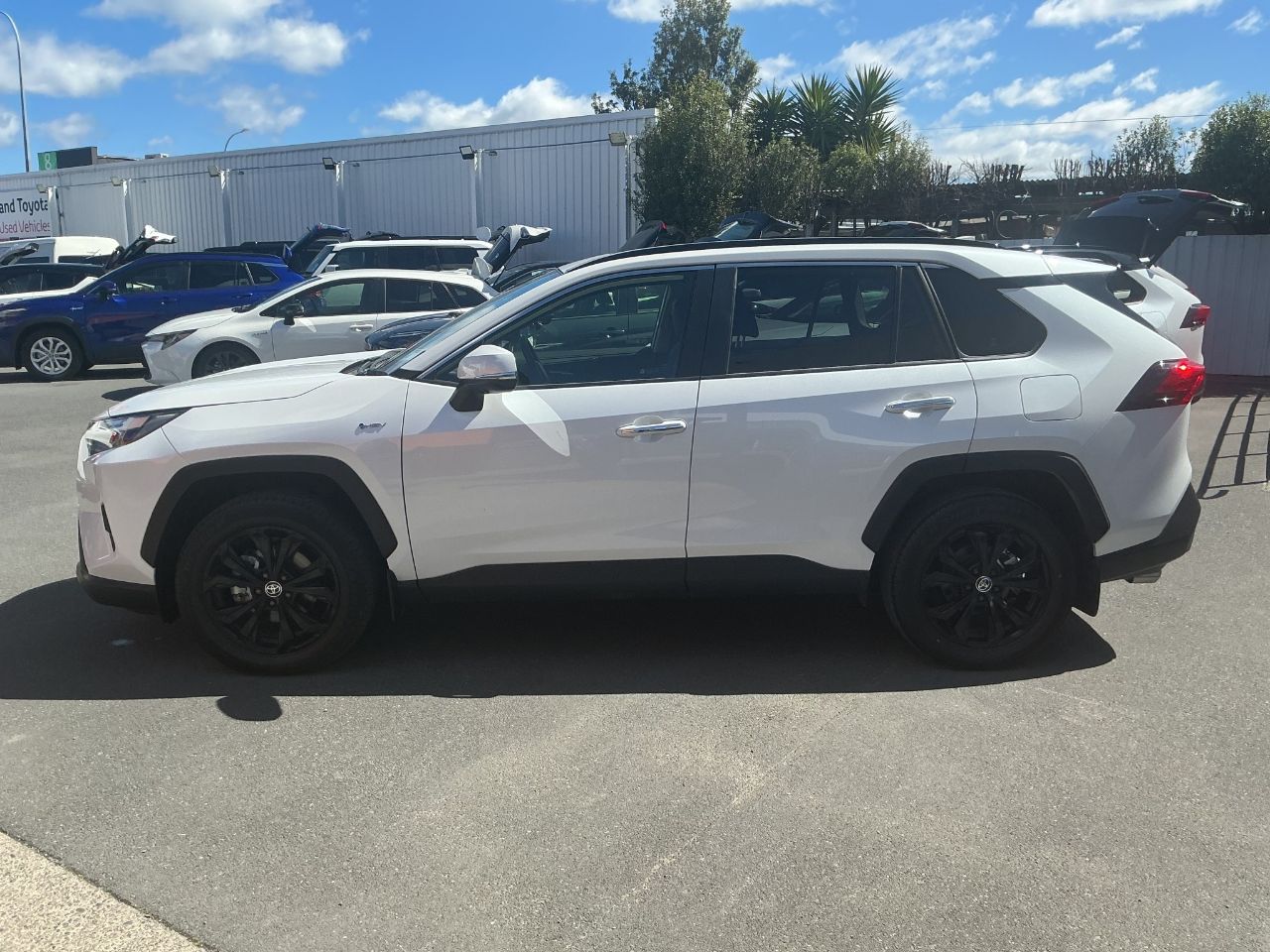 Vehicle image 5