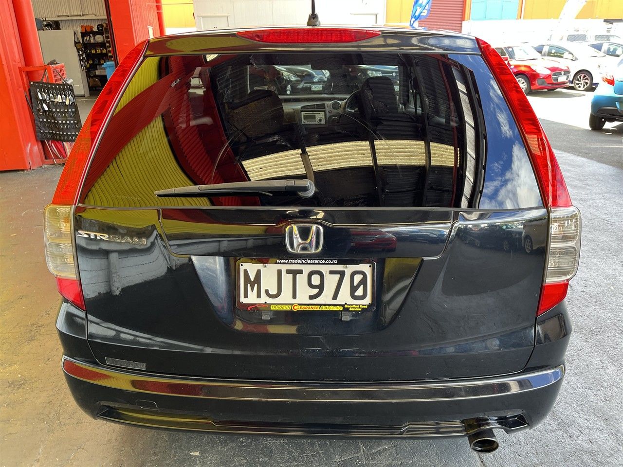 Vehicle image 5