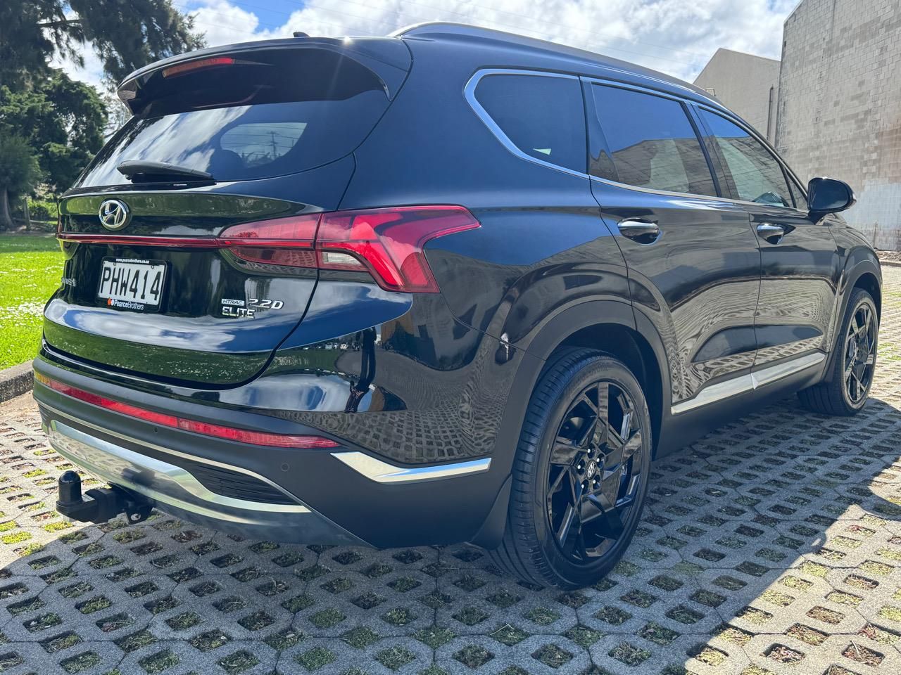 Vehicle image 5