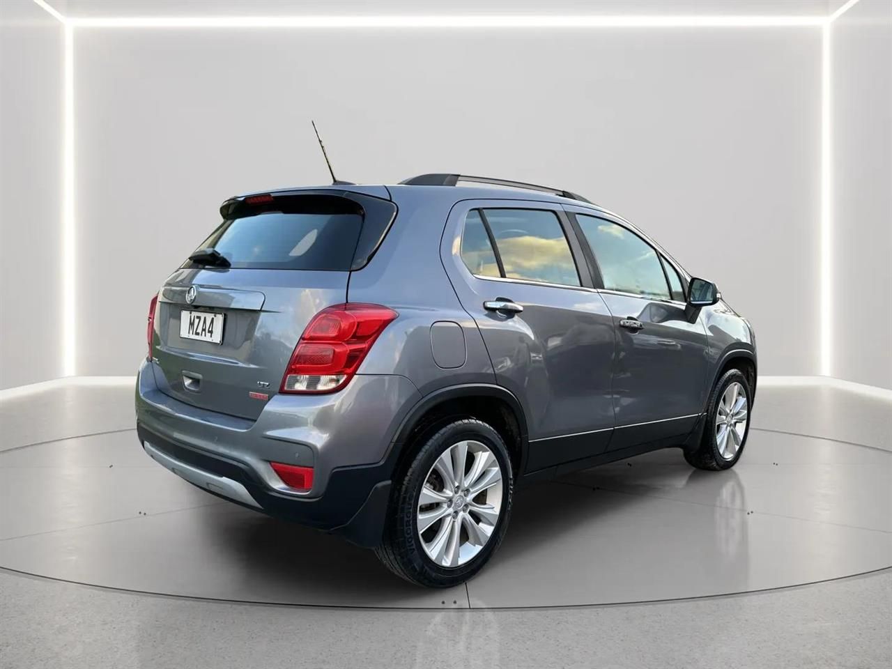 Vehicle image 4