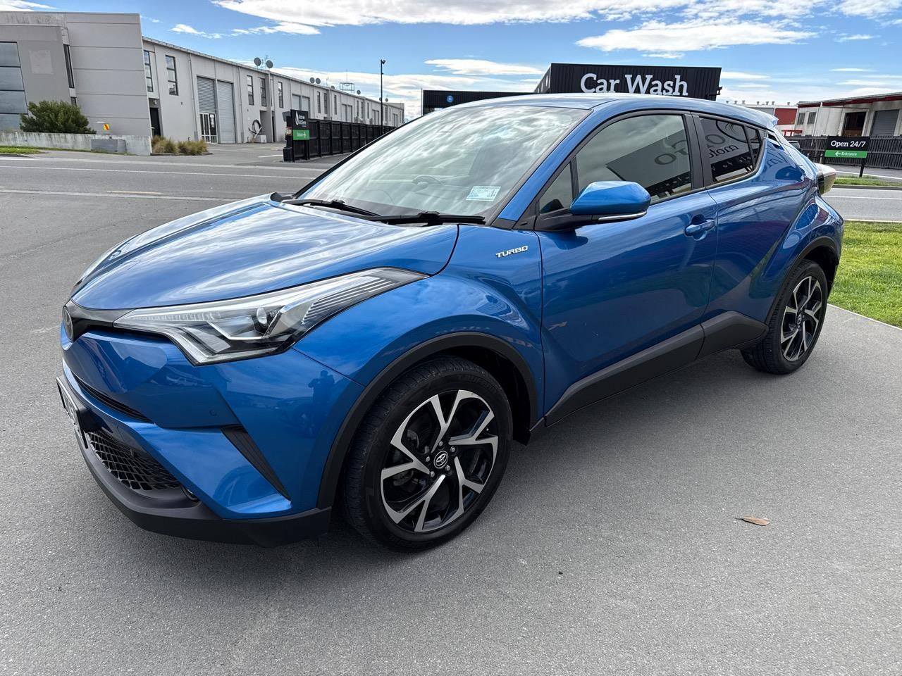 Vehicle image 4