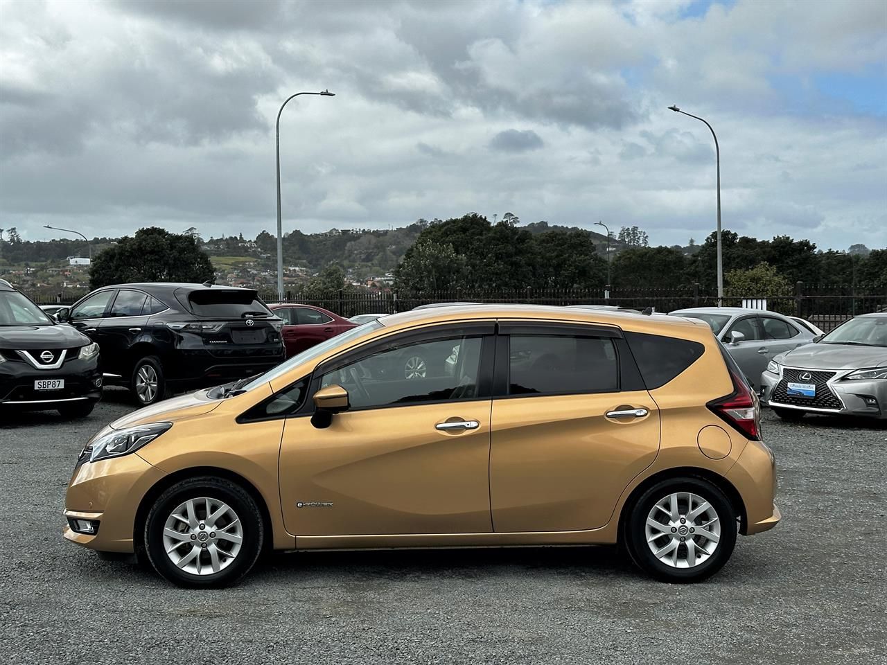 Vehicle image 4