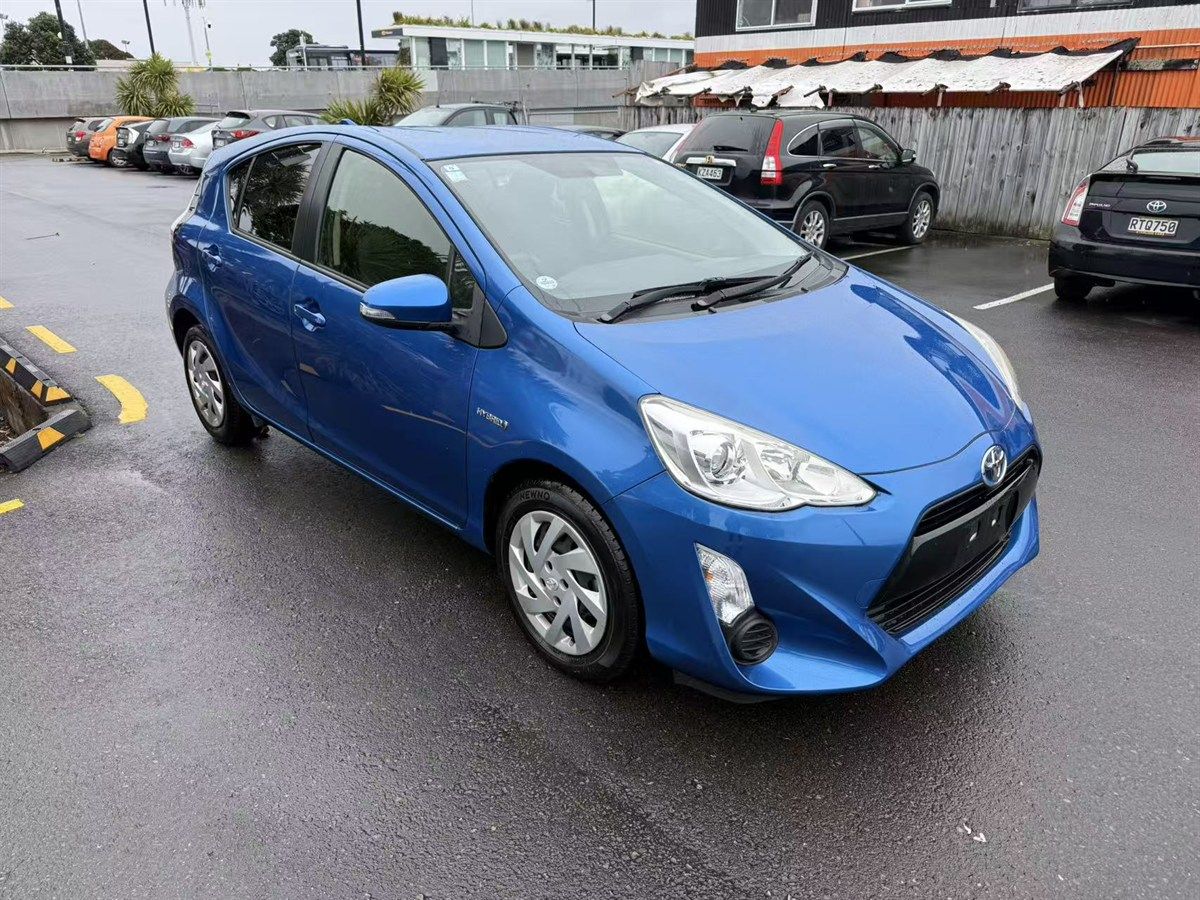 Vehicle image 3