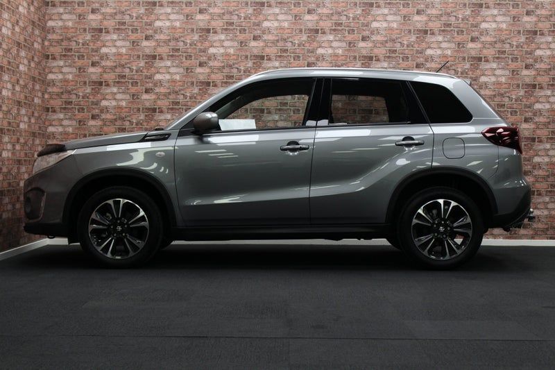 Vehicle image 4