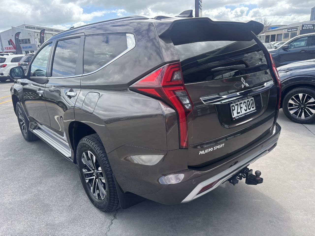 Vehicle image 5