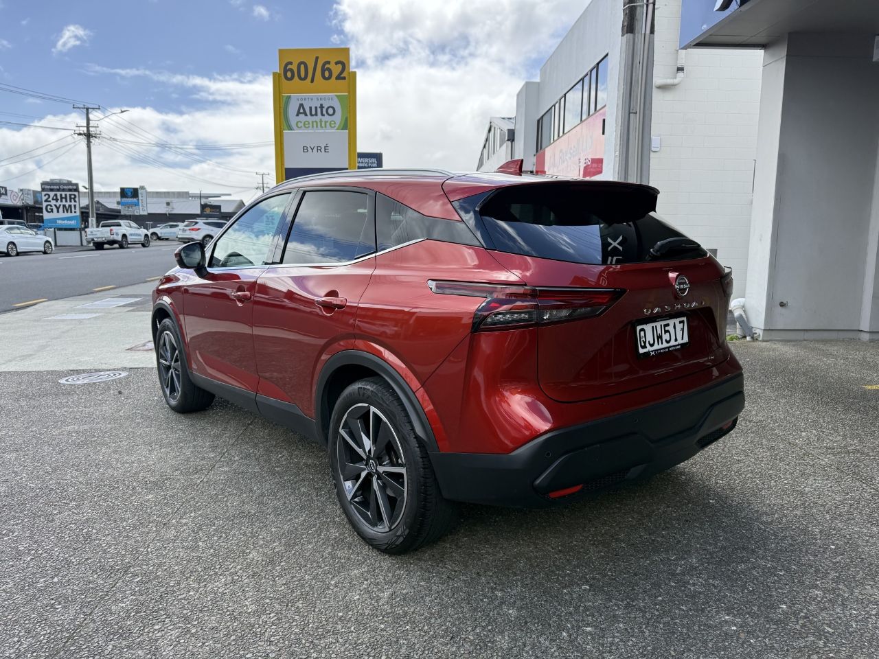 Vehicle image 4