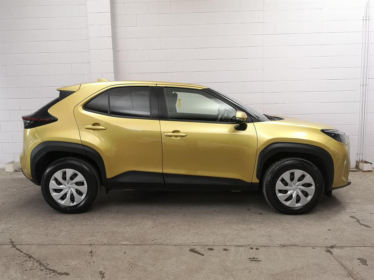 Vehicle image 3