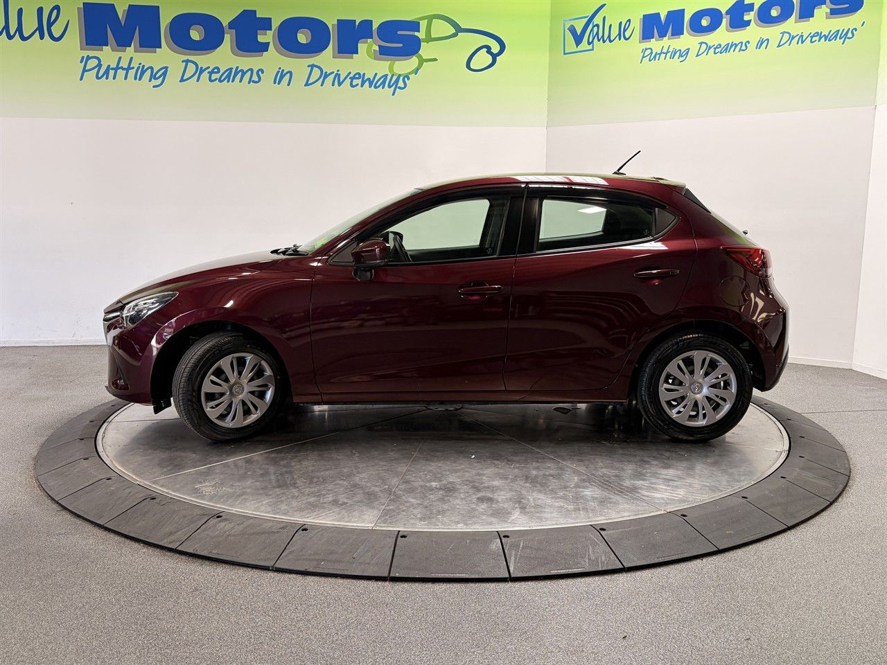 Vehicle image 4