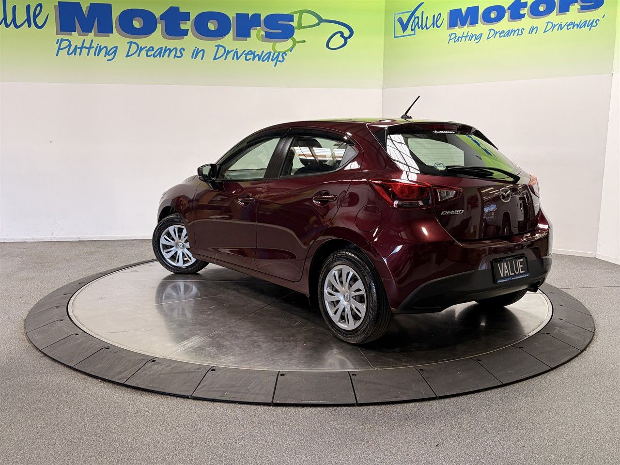 Vehicle image 5