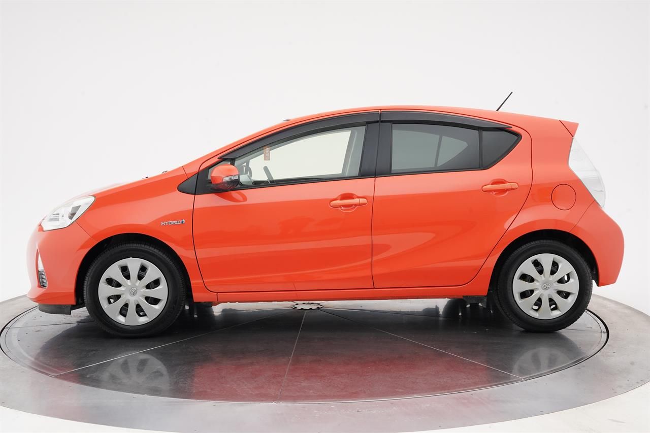 Vehicle image 4