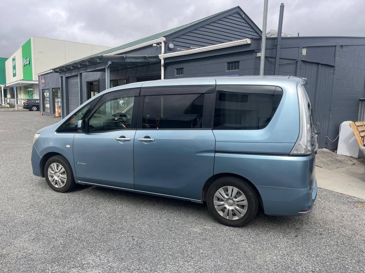 Vehicle image 3