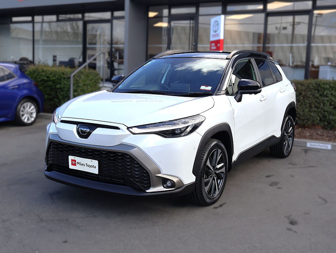 Vehicle image 3