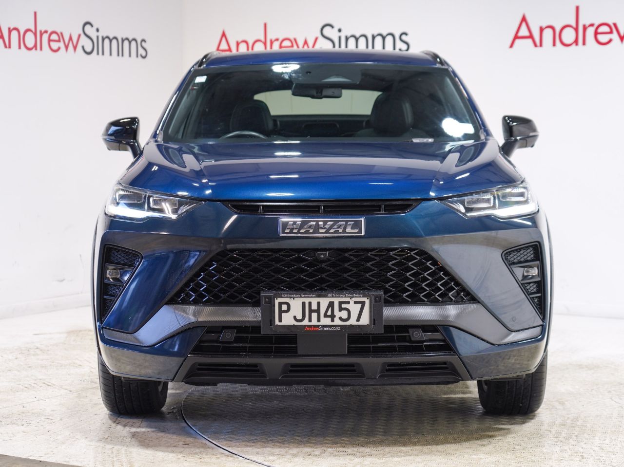 Vehicle image 4