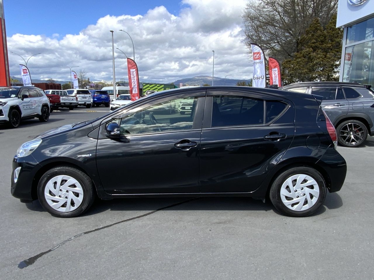 Vehicle image 5