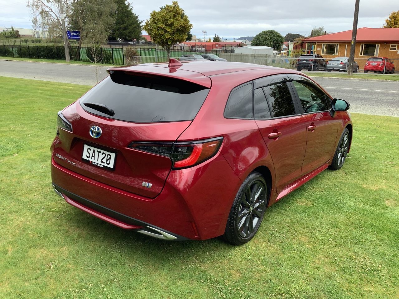 Vehicle image 5