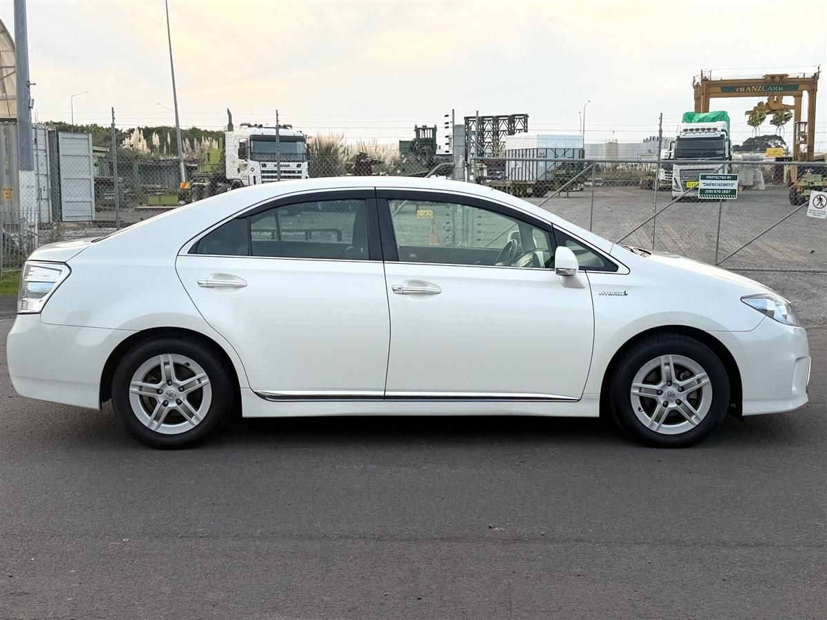 Vehicle image 5