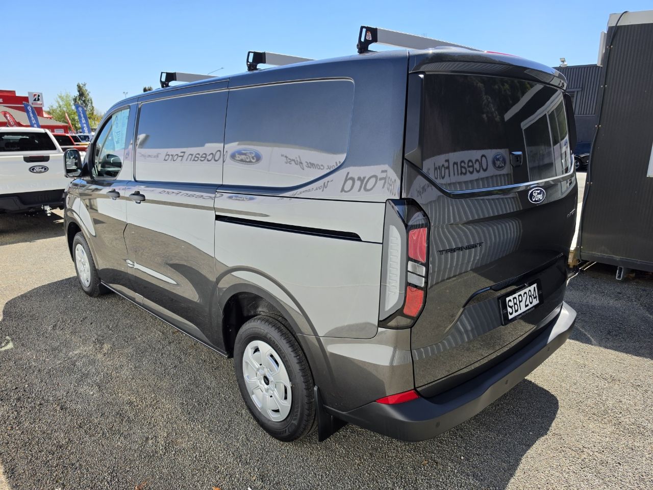 Vehicle image 5