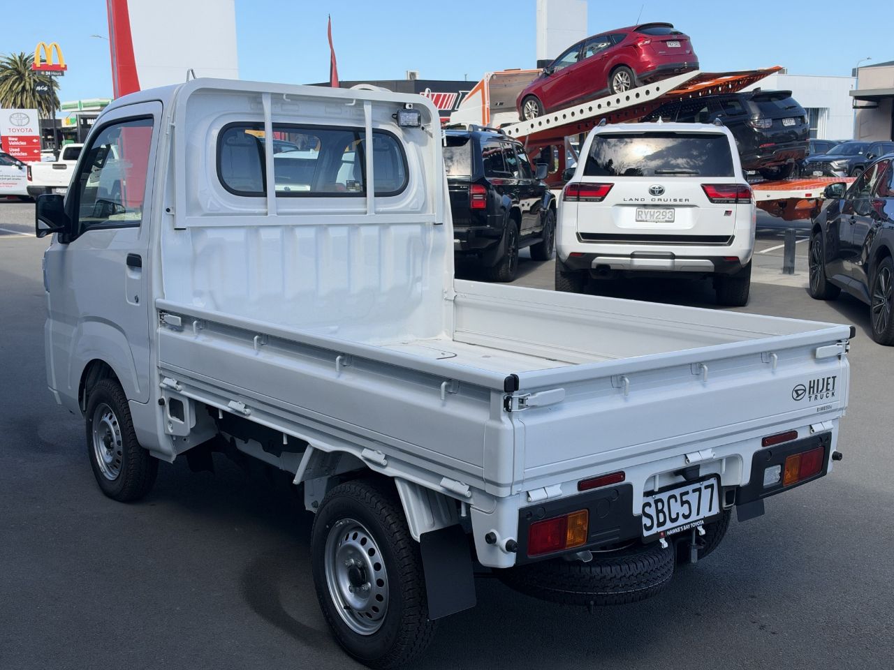 Vehicle image 4