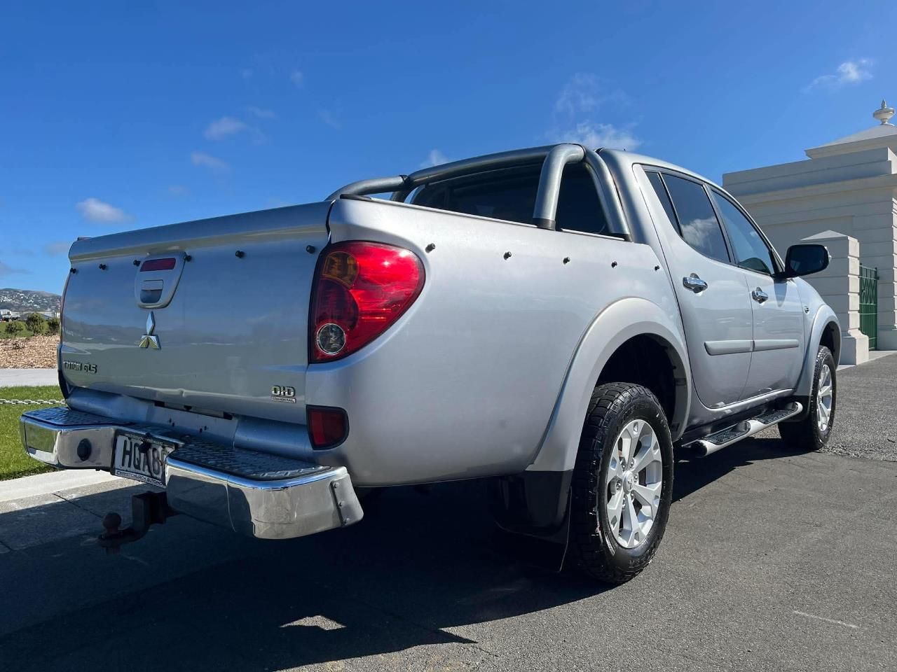Vehicle image 4