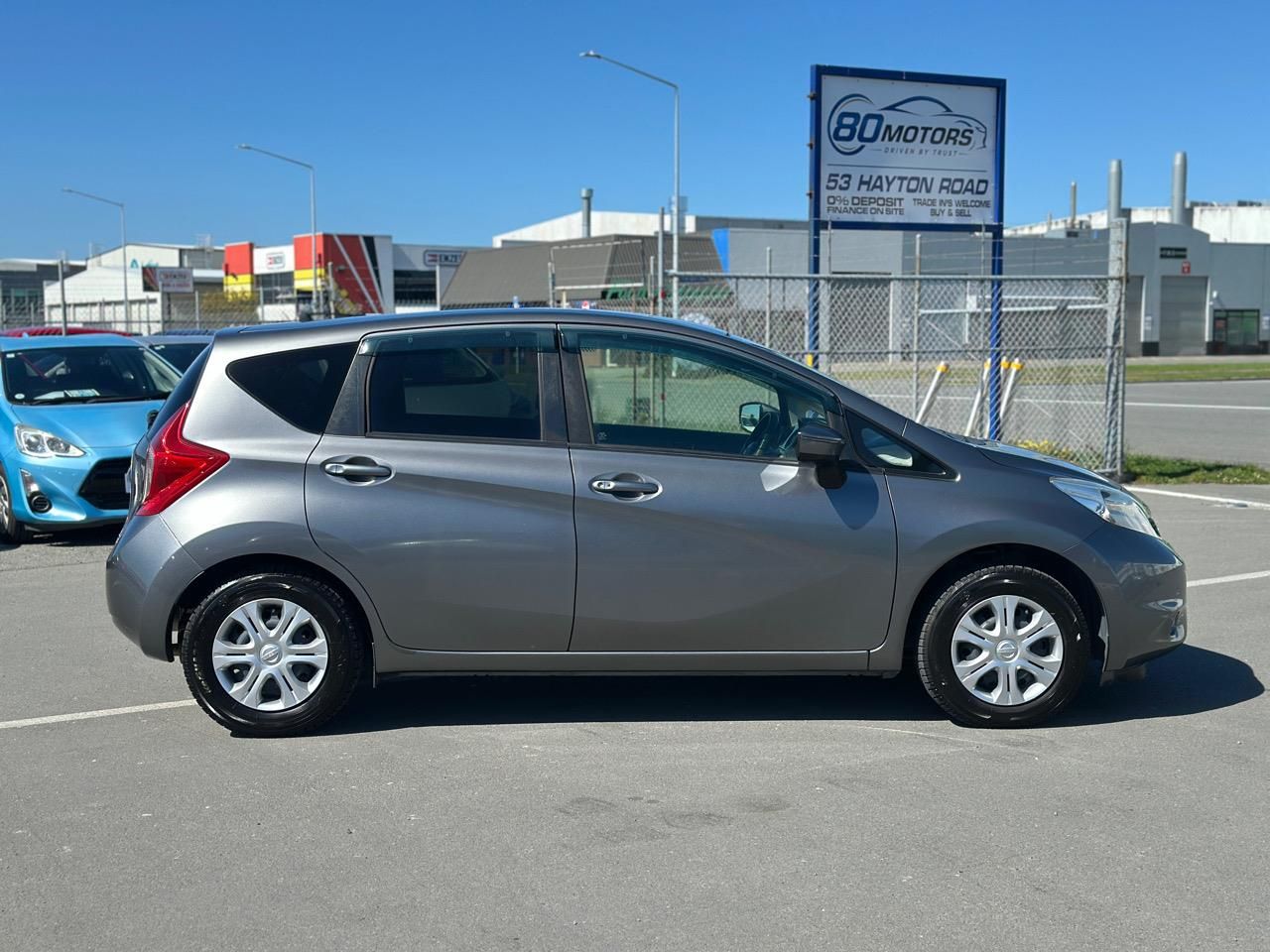 Vehicle image 4