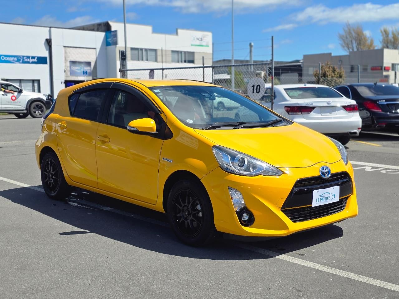 Vehicle image 3
